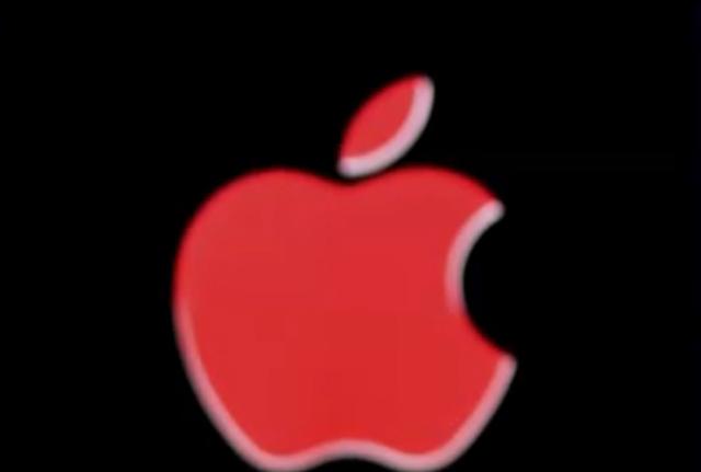 Apple, l'iPhone compie dieci anni. Da Steve Jobs alle liti con Samsung