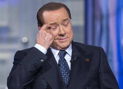 Berlusconi a Catania: "Niente tasse per i siciliani che tornano a casa"