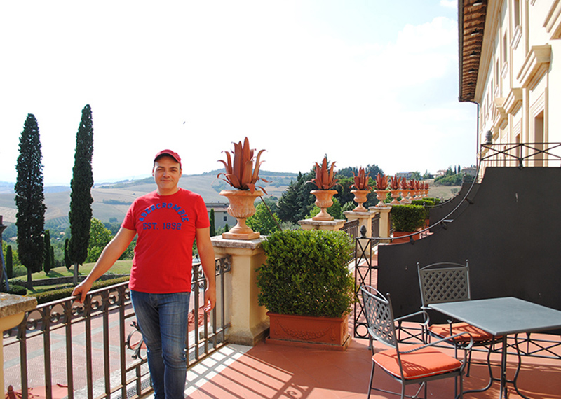 La terrazza del prestigioso palazzo mediceo fatto costruire dal Granduca Ferdinando I nel 1607 che ospita Fonteverde La terrazza del prestigioso palazzo mediceo fatto costruire dal Granduca Ferdinando I nel 1607 che ospita Fonteverde