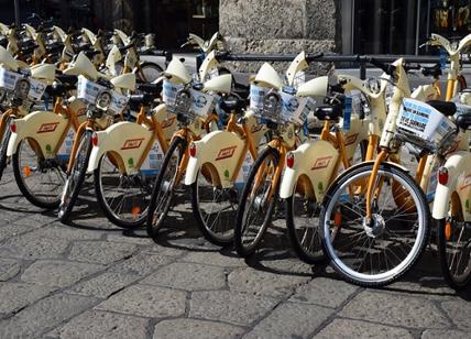 Milano, 8 marzo, Bikemi: fiocco giallo su bici e sconti per donne