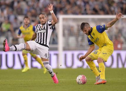 Milan-Juventus, scambio di difensori: Caceres rossonero per...