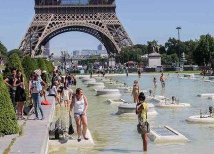 Parigi, 1,5 milioni di turisti in meno dopo gli attentati del 2015