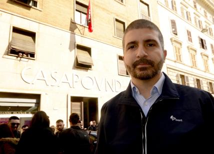 In manette Simone Di Stefano: Casapound resiste allo sgombero al Colosseo