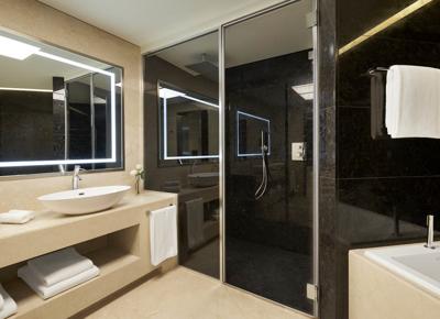 Excelsior Hotel Gallia Photo Signature Suite Bathroom
