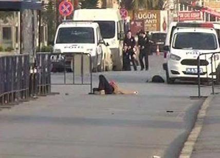 Turchia, kamikaze si fa esplodere. 10 morti, fra cui turisti. 15 i feriti