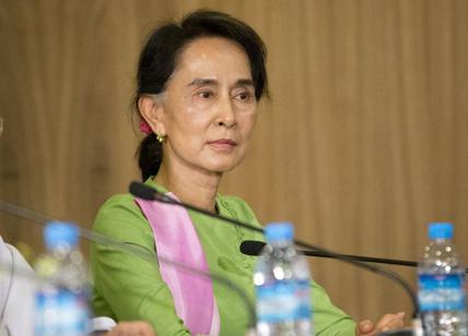 Myanmar, siluro dell'Onu sul Nobel Aung San Suu Kyi: "Dovrebbe dimettersi"