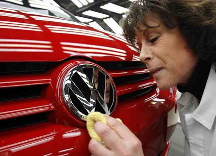 Volkswagen, il marchio cambia linguaggio (e le vendite tengono)
