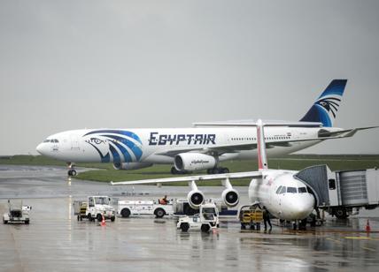 Allarme bomba, atterraggio d'emergenza per un aereo egiziano