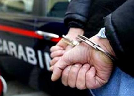 Armi, cocaina e hashish nascosti in una cassaforte: arrestato pusher 42enne