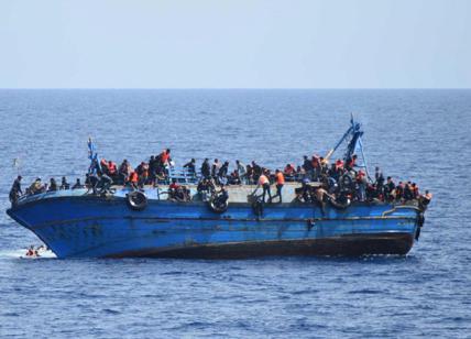 Migranti, barcone con 150 persone alla deriva a Malta
