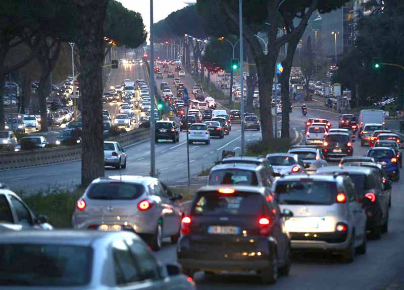 inquinamento traffico roma