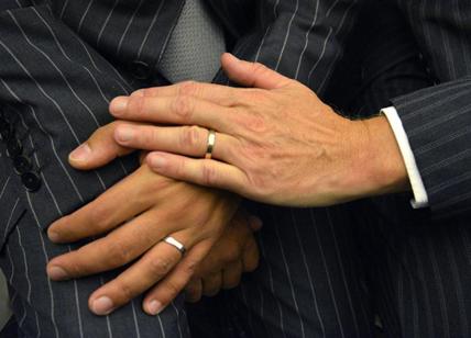 Unioni civili, sindaco del Torinese rifiuta di celebrare le nozze gay