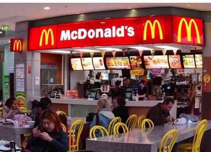 Paura al McDonald's: evaso dai domiciliari tenta una rapina, arrestato