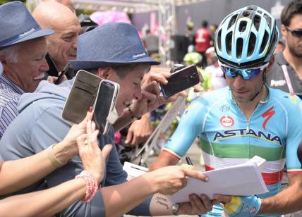 Nibali vince il Giro d'Italia. Troppa pioggia: neutralizzati i tempi