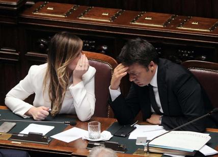 Renzi e Boschi: divulgatore Tv e "modella" per sfuggire ai flop in politica