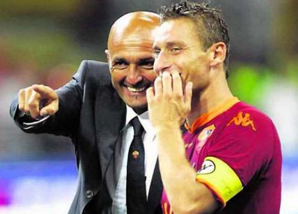 “Totti è una bandiera, Spalletti si vergogni”. Costanzo, è show sulla Roma