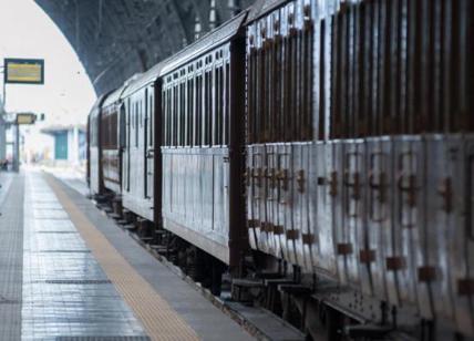 Treno travolge due persone a Milano: un uomo morto e una donna ferita