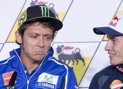 MotoGp, Valentino Rossi: "Corro ancora 2 anni". Sull'ex fidanzata con Alonso..