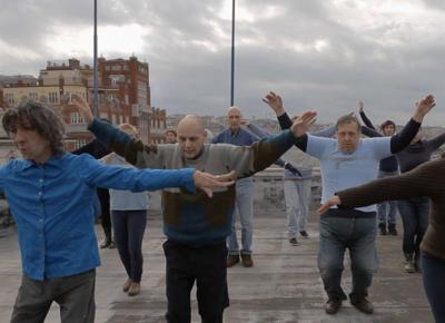 Troupe Accademia della Follia exercice sur les toits de Trieste (1)