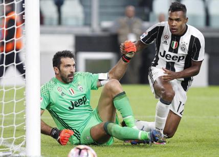 Juventus, Alex Sandro ko lesione muscolare. Infortunio Chiellini da monitorare