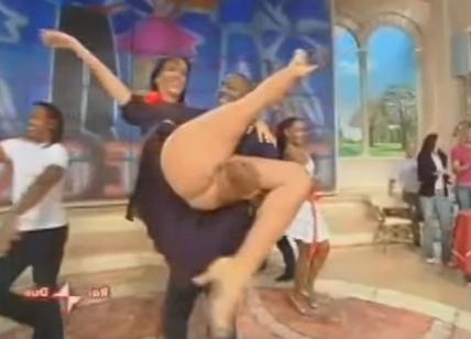 Quando anche Mara Carfagna andava senza slip... Ecco tutte le foto Quando anche Mara Carfagna andava senza slip... Ecco tutte le foto