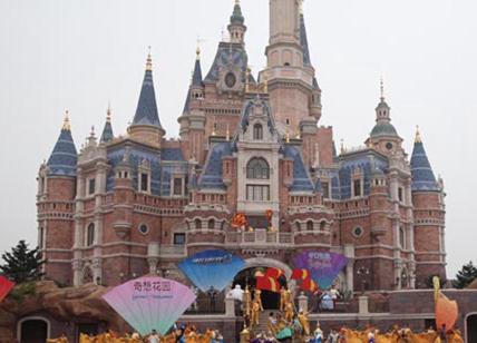 Nipote di Disney "furiosa" per le condizioni di lavoro nei parchi divertimento