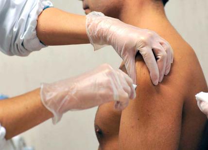 Coronavirus, appello dei medici di famiglia: "Vaccinatevi contro l'influenza"