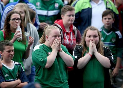 Euro 2016, tifoso irlandese ubriaco cade dalla ringhiera e muore
