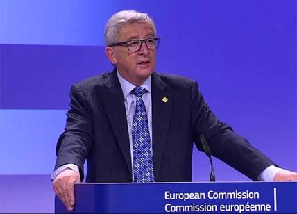 Governo, Juncker: "Ue vigilerà su diritti degli africani". Meloni: "Bevi meno"