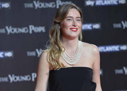 Maria Elena Boschi, look super sexy. Ed ecco con chi era sul red carpet...Foto