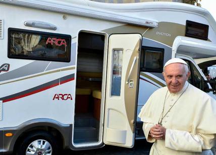 Sanità, Papa Francesco in camper per gli anziani. La “santa flotta” raddoppia