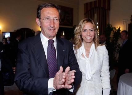 Fini e i fratelli Tulliani suoi emissari. La parabola discendente di un leader Fini e i fratelli Tulliani suoi emissari. La parabola discendente di un leader