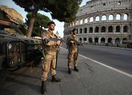 Colosseo, Heavy metal con proiettili da guerra manda in tilt la sicurezza
