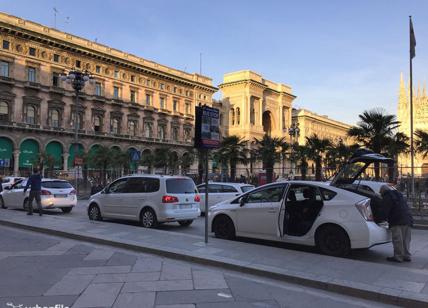 Milano: ci si preoccupa delle palme ma non delle automobili in piazza Duomo?
