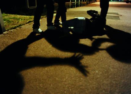 Coppia aggredita la notte di Halloween: arrestato 22enne, tradito dai social