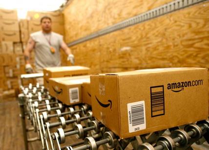 Amazon, Agcom diffida Amazon: dovrà applicare il contratto del settore postale