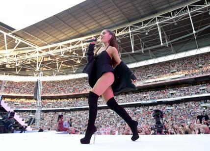 Ariana Grande sta male, fatica a respirare e poi... Concerti a rischio
