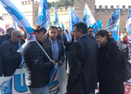 Gioia Tauro, leader UGL manifesta con i lavoratori: “Salviamo 400 famiglie"