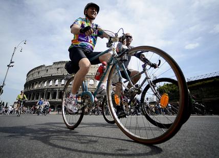 Più piste ciclabili e biciclette. Roma aderisce al piano europeo Ciclabilità