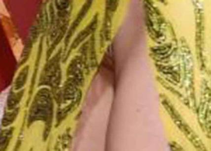 Blanca Blanco senza slip. Canalis nuda lancia la protesta. FOTO Blanca Blanco senza slip. Canalis nuda lancia la protesta. FOTO
