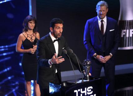 Buffon: portiere n° 1 al mondo ai Fifa Awards. Ma l'inglese lo mette in crisi