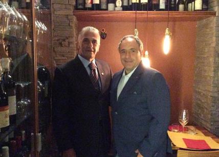 Cena “nobile” nell’estate milanese. Ecco chi c’era “all’agape”. L'Aristocrazia Cena “nobile” nell’estate milanese. Ecco chi c’era “all’agape”. L'Aristocrazia