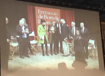 UniCredit-Boschi, ultimatum di Mieli a Ghizzoni: "Devi parlare entro 24 ore" UniCredit-Boschi, ultimatum di Mieli a Ghizzoni: "Devi parlare entro 24 ore"