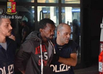 Migrante aggredì poliziotto a Milano: espulsione-lampo. FOTO
