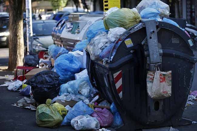 emergenza rifiuti roma (1)