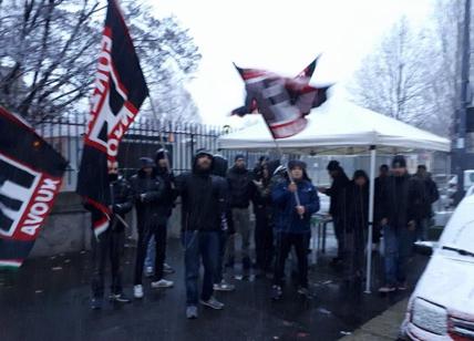 Bologna, scontri in piazza e protesta contro il comizio di Forza Nuova