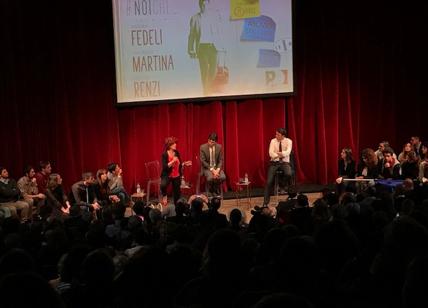 Renzi-Martina riempiono il Parenti. E si dimenticano di Beppe Sala Renzi-Martina riempiono il Parenti. E si dimenticano di Beppe Sala