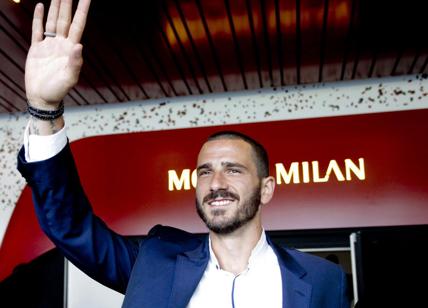 Milan, Leonardo Bonucci firma al 2022. Tifosi in festa a Casa Milan