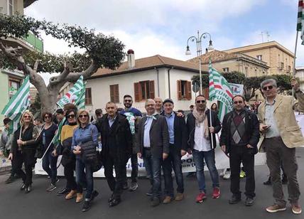 Locri, in migliaia al corteo per ricordare le vittime della mafia Locri, in migliaia al corteo per ricordare le vittime della mafia