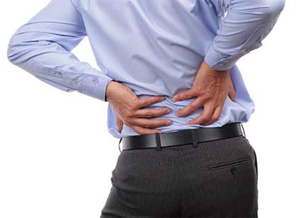 Il mal di schiena è causa di morte prematura. Allarme mal di schiena